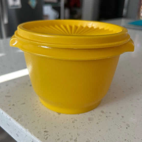 Vintage Tupperware Yellow Container - Picture 1 of 4